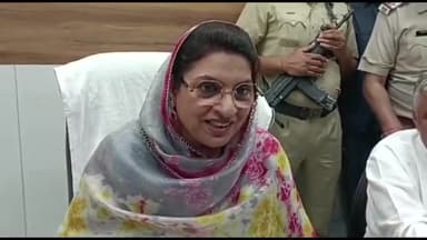 चरखी दादरी: विधायक नैना चौटाला ने दादरी स्थित कार्यालय पर लगाया जनता दरबार, लोगों की सुनी ज़नसमस्याएं