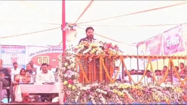 मधवापुर: आरएनजे डिग्री कॉलेज मधवापुर में जनसंवाद कार्यक्रम में शामिल हुए डीएम अरविंद कुमार वर्मा, योजनाओं की जानकारी