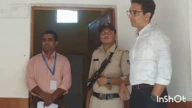 गुना: गुना विधानसभा क्षेत्र के मतदान केंद्रों का सामान्य प्रेक्षक नूह पी बाबा ने किया निरीक्षण, देखी स्थिति