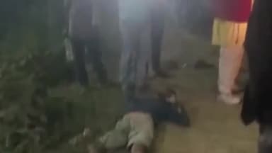 इकौना: नेशनल हाईवे 730 मुनि ढाबा के सामने ट्रक से टकराई बाइक, हादसे में घायल हुए दो लोगों को जिला अस्पताल किया गया रेफर