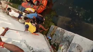 गिर्वा: दूध तलाई में नहाते वक्त डूबने से हुई व्यक्ति की मौत, सिविल डिफेंस की टीम ने रेस्क्यू कर शव को निकाला