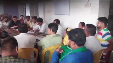 जगदीशपुर: दीपावली व छठ पर्व को लेकर जगदीशपुर थाना परिसर में शांति समिति की हुई बैठक; एसडीएम, एसडीपीओ व मुख्य पार्षद रहे मौजूद