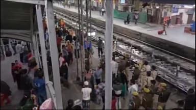 सहारनपुर: रेलवे स्टेशन सहारनपुर पर आगामी त्यौहार को लेकर चलाया गया जबरदस्त चेकिंग अभियान ट्रेनों को किया गया चेक