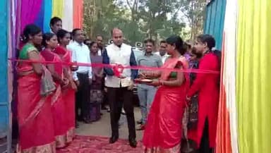 गुमला: आगामी पूजा के मद्दे नजर टंगरा स्कूल के प्रांगण में चार दिवसीय दीपावली मेला सह मिलेट दिवस 2023 का किया गया आयोजन