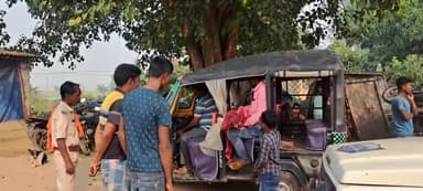 पूर्णिया पूर्व: लौवाघाट में युवक का शव बिजली के टावर से लटका मिला, पुलिस ने पीएम हेतु कब्जे में ली बॉडी