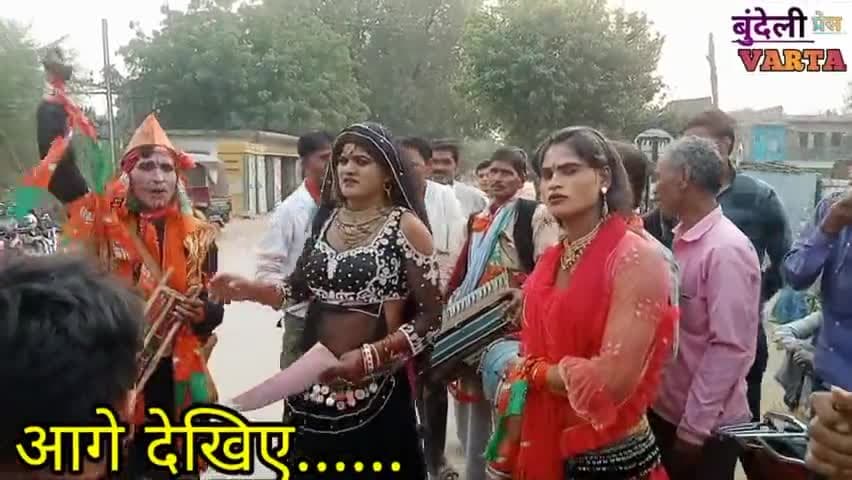 निवाड़ी। बुंदेलखंड की प्रसिद्ध वेशभूषा बहरूपिया के भेष में वोट मांगते हुए नजर आए। #news #niwadinews