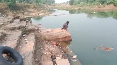 अमानगंज की नदी में कचरे की भरमार नदी का पानी हो रहा दूषित 
#अमानगंज