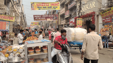 (दुर्गा लाइट हाउस) होल सेल रेट पर खुदरा विक्रेता , गोपाली चौक आरा, भोजपुर, आप सभी को धनतेरस की हार्दिक शुभकामनाए,