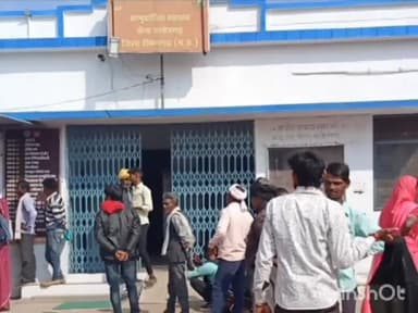 बल्देवगढ़: ग्राम महुबिया में अज्ञात कारणों के चलते 28 वर्षीय महिला ने खाया जहर बल्देवगढ़ CHC से जिला चिकित्सालय रेफर