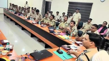 हज़ारीबाग: पुलिस अधीक्षक ने अपराध गोष्ठी आयोजित कर सभी थाना प्रभारियों एवं पुलिस पदाधिकारियों को दिये दिशानिर्देश