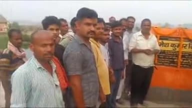 लकड़ी नबीगंज: मदारपुर मसान माई स्थल स्थित पोखरे का जीर्णोदार और नव निर्मित छठ घाट का जिला पार्षद ने किया उदघाटन