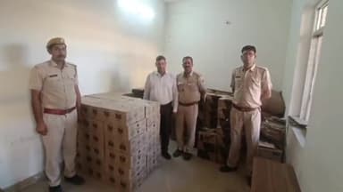 भूपालसागर: मकनपुरा से साजनपुर की तरफ जाने वाले रास्ते पर गश्ती पुलिस दल द्वारा 12 लाख रुपये कीमत की अवैध शराब जब्त।