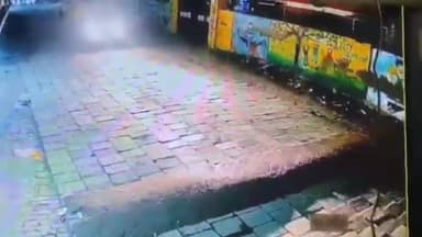 करनाल: गांव डबरकी पार  से अज्ञात  चोर भैंस व कटड़ी गाड़ी में चोरी कर हुए फ़रार  CCTV में कैद