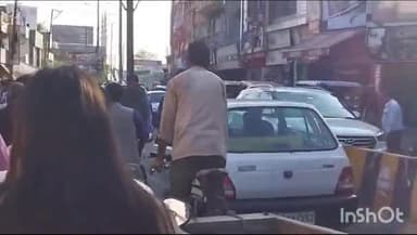 मुज़फ्फरनगर: शिव चौक सहित नगर क्षेत्र के कई चुनाव पर लगा लंबा जाम लोगों को हो रही काफी परेशानी