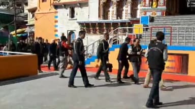 जोशीमठ: श्री बद्रीनाथ धाम में इस वर्ष 17 लाख 90 हजार से अधिक श्रद्धालुओं ने की भगवान बद्री विशाल के दर्शन