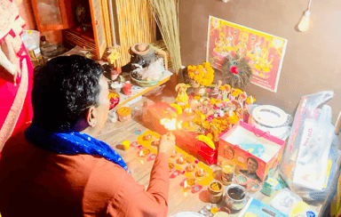 आपको और आपके परिवार को दिवाली की हार्दिक शुभकामनाएं 
माँ लक्ष्मी के पूजन के बाद एवं आरती 
माता लक्ष्मी सभी का कल्याण करे 
#माँ_लक्ष्मी
#श्री_गणेश 
#maasaraswati