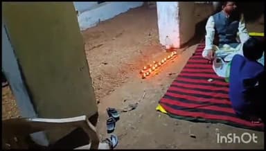 ग्यारसपुर: ग्यारसपुर की गौशाला में गो सेवकों ने गौशाला में पहुंचकर दीपक जलाकर गौ माता की पूजा कर बनाई दीपावली