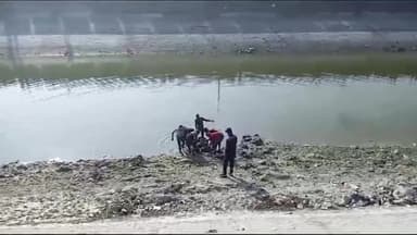 रूड़की: सोलानी पार्क के पास गंगनहर से बरामद हुई एक लावारिस बाइक, स्वामी की तलाश में जुटी पुलिस