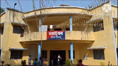 पतरातू: रामगढ़ खनन विभाग के द्वारा गिट्टी लदा तीन हाईवा ट्रक को जप्त कर पतरातू थाना परिसर में लगाया गया कागजातों की हो रही जांच