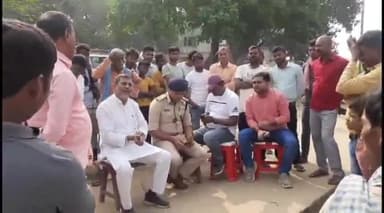 सोनभद्र बंशी सुर्यपुर: छठ पर्व को देखते हुए अधिकारियों एवं जनप्रतिनिधियों ने पंतीत घाट का किया निरीक्षण