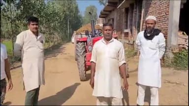 सहारनपुर: गांव सीकरी खुर्द में मिट्टी से भरी ट्रैक्टर ट्रॉलियों के आवागमन के विरोध में ग्रामीणों ने किया रोष प्रकट