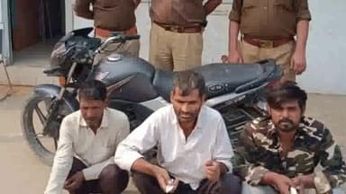 मथुरा: थाना जैत पुलिस ने 3 गौ तस्करों को किया गिरफ्तार कब्जे से अवैध  कारतूस चाकू तमंचा मोटरसाइकिल बरामद