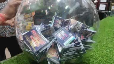 मथुरा: शहर मथुरा के मोबाइल रिपेयर  जसवंत टेलीकॉम सर्विस ने दीपावली के अवसर पर 11 भाग्यशाली विजेताओं के निकले लकी कूपन बाटी वॉच