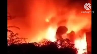 अजमेर: अज्ञात कारणों के चलते कृष्णापुरी क्षेत्र में स्थित टेंट हाउस के गोदाम में लगी भीषण आग, दमकल के वाहनों ने आग पर पाया काबू