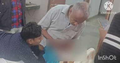 आगरा: गांव नरहौली में पटाखा चलाते समय युवक का हाथ फटा,इलाज जारी