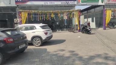 करनाल: सेक्टर-3 नई अनाज मंडी के गेट स्थित शो रूम से एक कार चोरी कर अज्ञात चोर हुए फ़रार