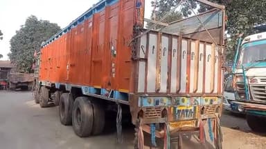 डोमचांच: डोमचांच पुलिस ने थाना भवन के समीप से वाहन जांच के दौरान बिना चालान गिट्टी लदे एक ट्रक को किया जब्त