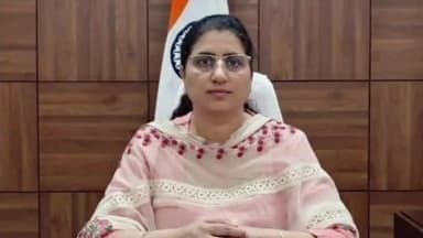 चरखी दादरी: राष्ट्रीय मधुमक्खी पालन एवं शहद मिशन योजना अपनाकर किसान बढ़ाए आय: मंदीप कौर, जिला उपायुक्त, चरखी दादरी