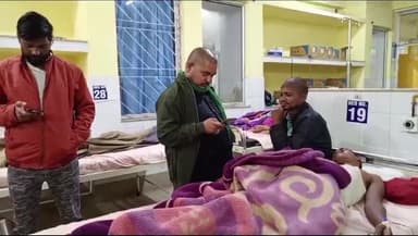 गुमला: कॉलेज करमडीपा रोड में अनियंत्रित बाइक सवार बिजली के खंभे से टकराया,अस्पताल में भर्ती