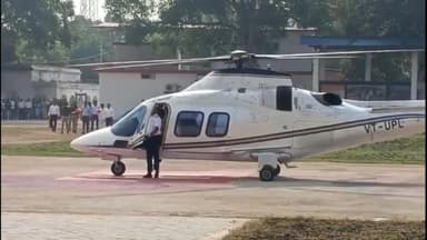 झांसी: यूपी के डिप्टी CM केशव प्रसाद मौर्य पहुंचे झांसी, कहा- कांग्रेस खुद भ्रष्टाचारी पार्टी, MP में कमलनाथ खुद हार रहे चुनाव