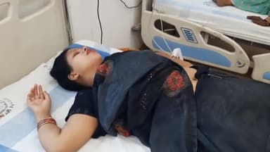 सासाराम: फजलगंज मोहल्ले में अनियंत्रित बाइक पर से गिरकर घायल हुई एक महिला।