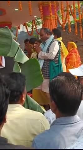 जगदीशपुर नगर पंचायत में थाना के गोवर्धन पर्वत पूजा शुभ अवसर पर भगवान श्री कृष्ण जी मूर्ति स्थापना और गोवर्धन पर्वत नवनिर्माण के बाद हुई  पूजा कार्यक्रम में शामिल होकर भगवान श्री कृष्ण जी को गोवर्धन पर्वत का पूजा अर्चना कर सुख शांति की