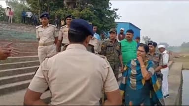 करपी: किंजर पुनपुन घाट का छठ पर्व को देखते हुए DM एवं SP ने किया निरीक्षण