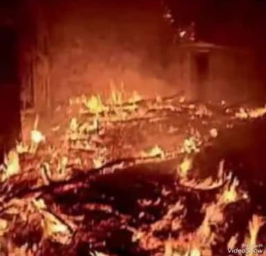 जालौर: गांधी चौक में भाई दूज के त्यौहार पर पटाखे की चिंगारी से लगी आग, फायर ब्रिगेड ने आग पर पाया काबू