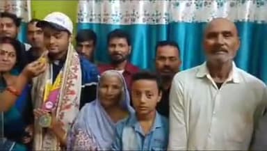 लकड़ी नबीगंज: गोवा नेशनल चैंपियनशिप में मार्शल आर्ट प्रतियोगिता में बसौली के रिशु राज ने जीता कांस्य पदक, गांव पहुंचने पर हुआ स्वागत