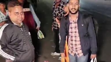 करनाल: पुराने बस स्टैंड पर रोडवेज़ के कर्मचारियों द्वारा लगाया गया चक्का जाम देर शाम खुला; यात्रियों को लेकर बस हुई रवाना