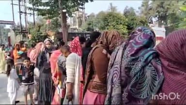 मुज़फ्फरनगर: जिला कारागार में भैया दूज पर्व को लेकर भाइयों को तिलक करने के लिए बहनों की लगी रही लंबी लंबी लाइन