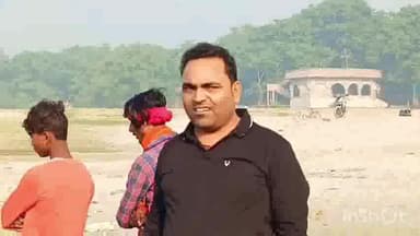 खोदावंदपुर: नावकोठी बूढ़ी गंडक नदी के काली मंदिर घाट का मुखिया ने किया निरीक्षण, छठ में हजारों की होती है भीड़