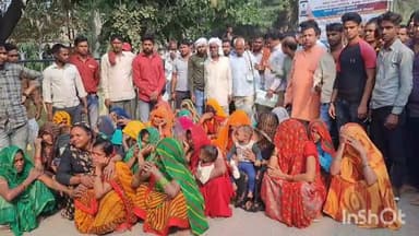 धौलपुर: निषाद समाज के लोग कलेक्ट कार्यालय का घिराव कर बैठे धरने पर,दोषियों के खिलाफ कार्रवाई की कर रहे हैं मांग