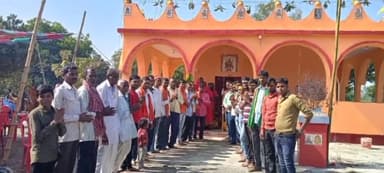 डोमचांच: धरगांव पंचायत के ग्राम बनपोक में मां दुर्गा मंदिर में 24 घंटे का अखंड कीर्तन की शुरूवात