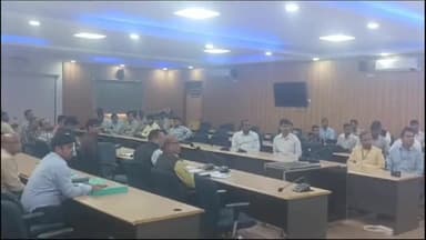 सासाराम: चेनारी के प्रखंड विकास पदाधिकारी पंकज कुमार उपाध्याय का मौत के बाद DRDA सभागार में लोकसभा का किया गया आयोजन।