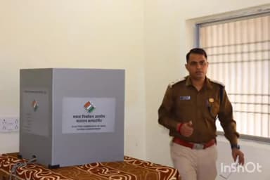 अंबिकापुर: पुलिस अधीक्षक ने  अपने मताधिकार का प्रयोग कर जिले के मतदाताओं को मतदान प्रक्रिया में शामिल होने किया जागरुक