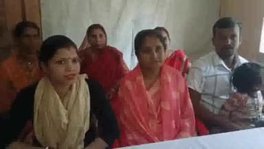 धनबाद/केंदुआडीह: शहर के जे सी मलिक की विवाहित शिल्पी साहू हत्याकांड को लेकर के परिजनों ने गांधी सेवा सदन में किया प्रेस वार्ता