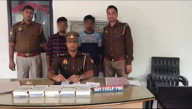 एत्मादपुर: राह चलते लोगों से मोबाइल चोरी करने वाले 02 चोरों को रामबाग से वाटरवर्क्स की ओर जाने वाले सर्विस रोड़ से किया गिरफ्तार।