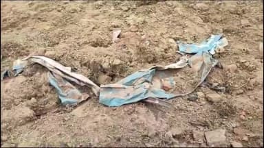 गिरिडीह: प्रोफेसर कॉलोनी छठ घाट पर छठ महापर्व के शुरू होने के बाद भी नहीं हुई है साफ सफाई, स्थानीय लोगों ने जताई नाराजगी।