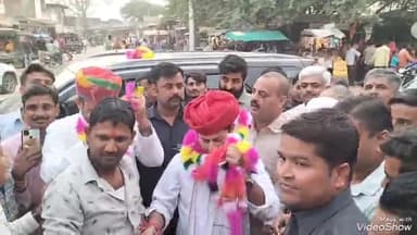 रानीवाड़ा: कांग्रेस के 7 गारंटी रथ योजना के साथ RCA अध्यक्ष वैभव गहलोत पहुंचे रानीवाड़ा